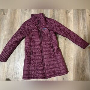 Women’s long Patagonia Women's Puffer Jacket - Plum sz large